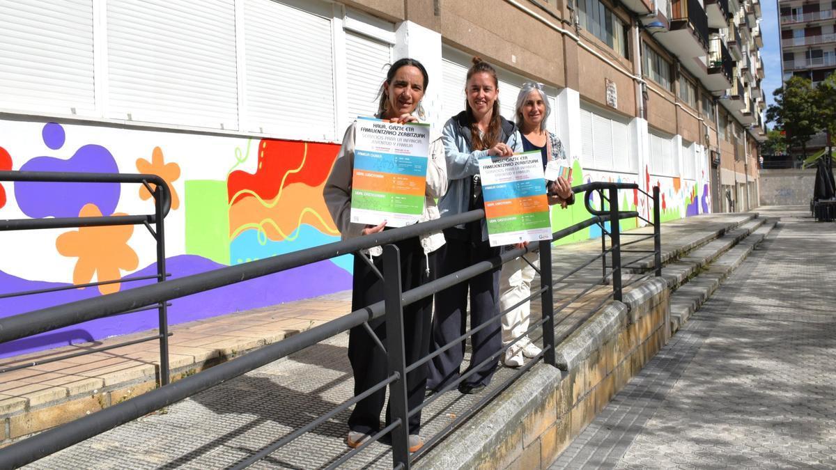 Las responsables de los servicios municipales para la infancia y juventud.