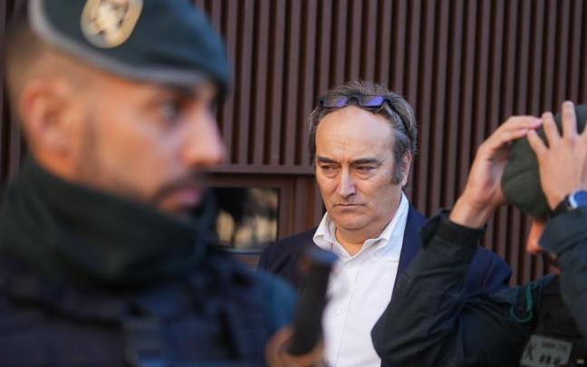 El dueño del Ventorro, Alfredo Romero, a su salida del juzgado de Catarroja para declarar en el juicio por la dana.