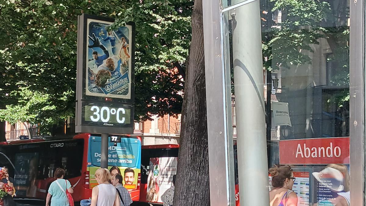 Termómetro en la Gran Vía de Bilbao este viernes