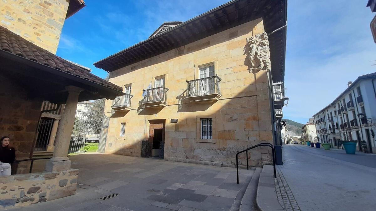 El edificio consistorial se dotará de un ascensor para mejorar la accesibilidad.