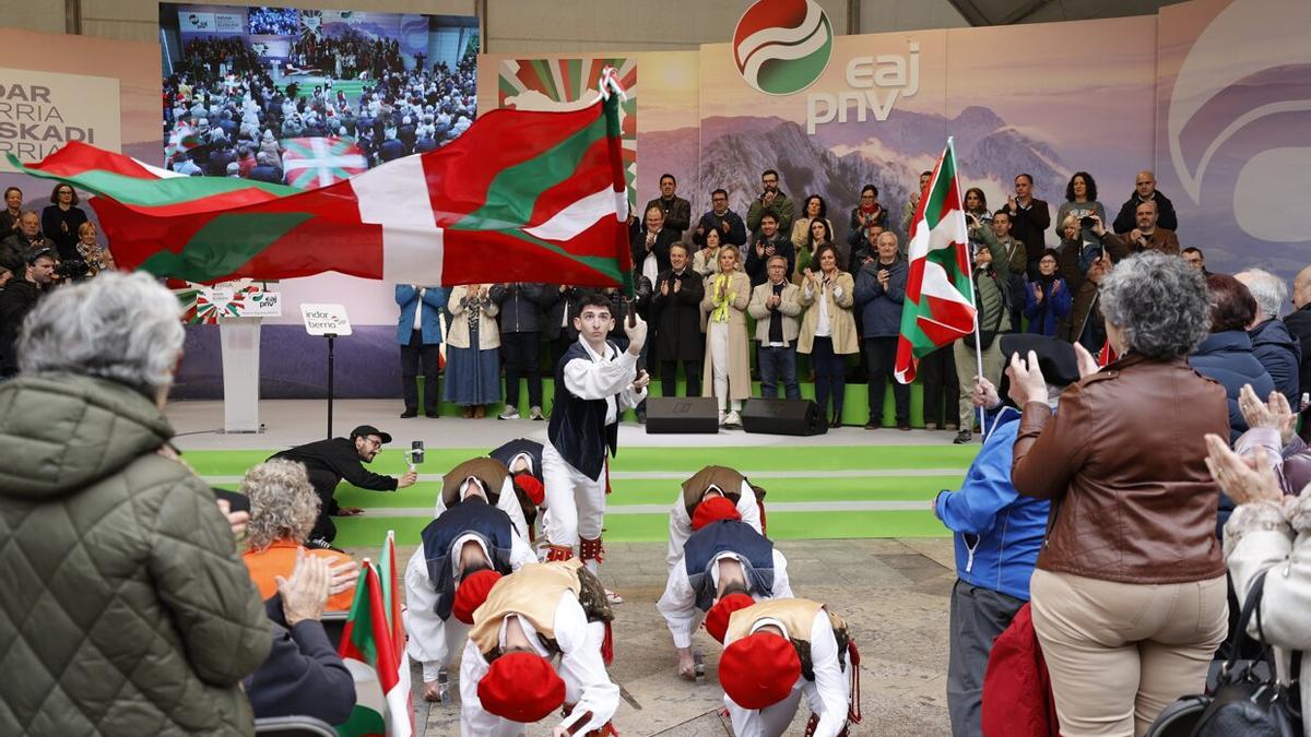 Primeros compases de la celebración del Aberri Eguna en Bilbao.