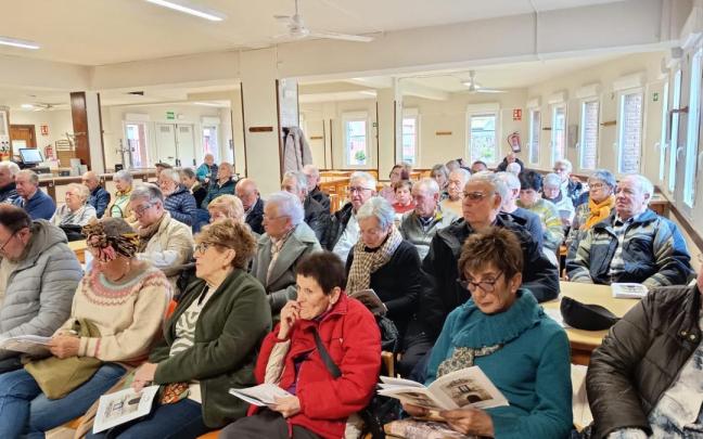 Asistentes a la asamblea anual de San Joxepe.