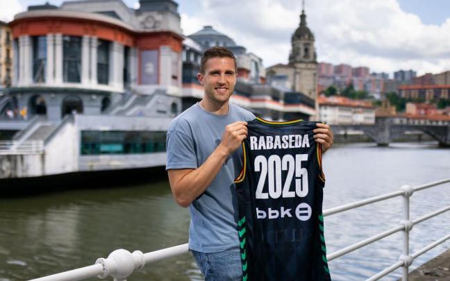 Xavi Rabaseda seguirá en el Surne Bilbao basket hasta 2025. Xavi Rabaseda seguirá en el Surne Bilbao basket hasta 2025.