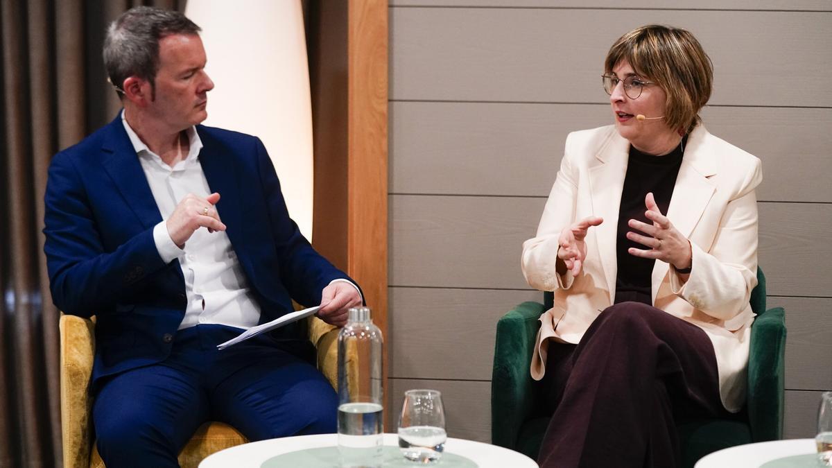 Ane Aranburu junto a Txema Gutiérrez.