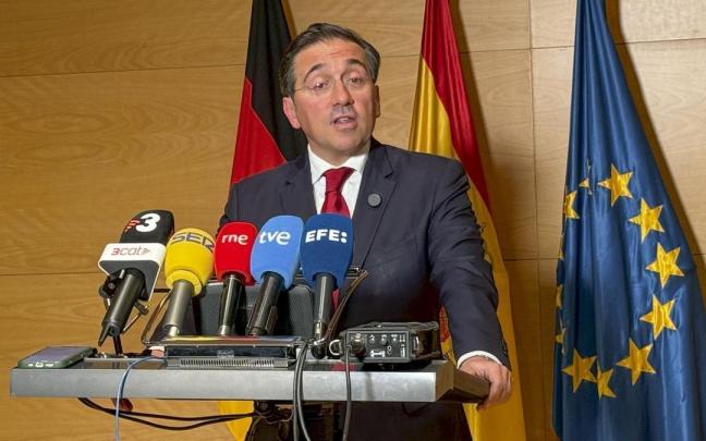 El ministro de Asuntos Exteriores, Unión Europea y Cooperación, José Manuel Albares, interviene en una rueda de prensa en Berlín.
