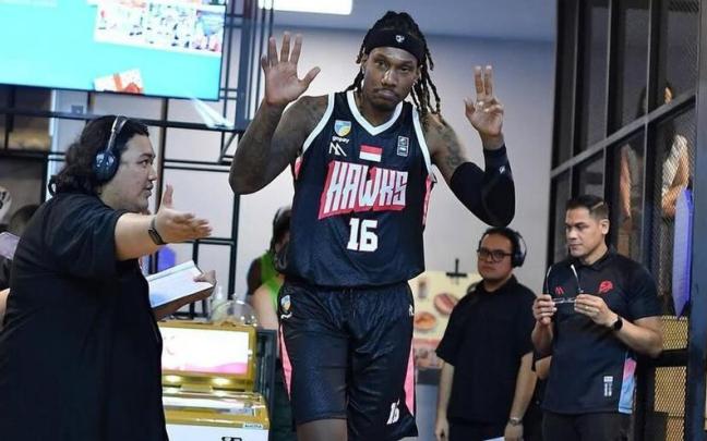 Jarred Shaw con los colores de su equipo, los Tangerang Hawks