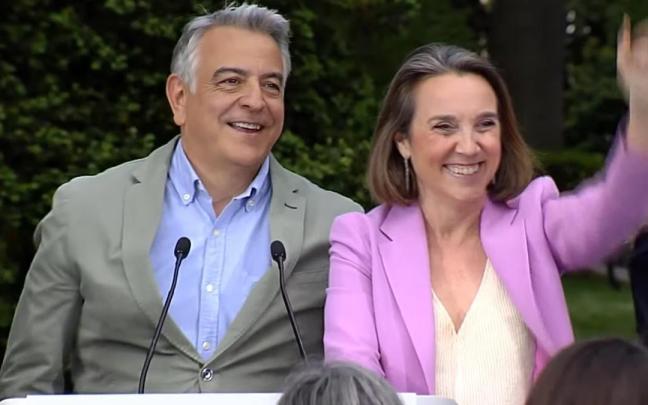 Javier de Andrés y Cuca Gamarra, ayer en Gasteiz. / PP Javier de Andrés y Cuca Gamarra, ayer en Gasteiz.