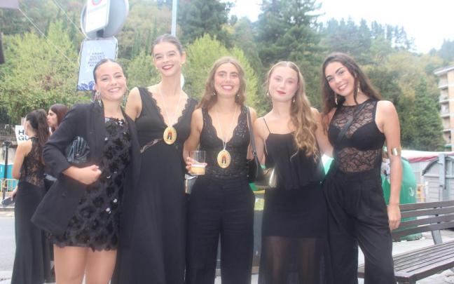 La elegante fiesta de Maritxu Kajoi de Arrasate, en imágenes