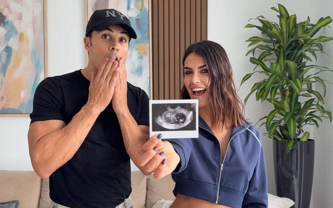 Sofía Suescun y Kiko Jiménez muestran una ecografía. / Instagram @sofiasuescun Sofía Suescun y Kiko Jiménez muestran una ecografía.