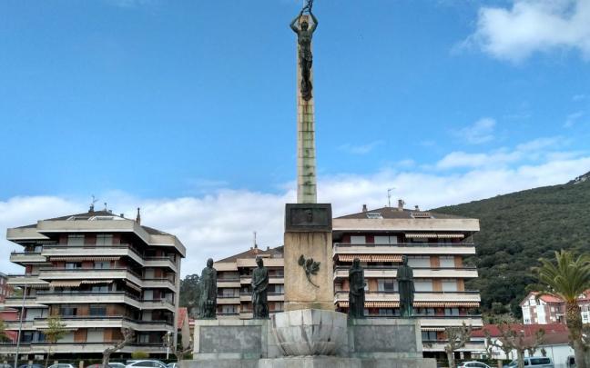 Monumento a Carrero Blanco en Santoña.