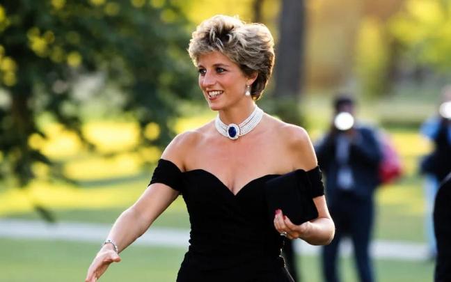 Imagen espectacular de la princesa Diana con el icónico vestido.