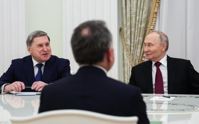 Reunión entre Putin y la comitiva estadounidense para abordar el plan de paz.