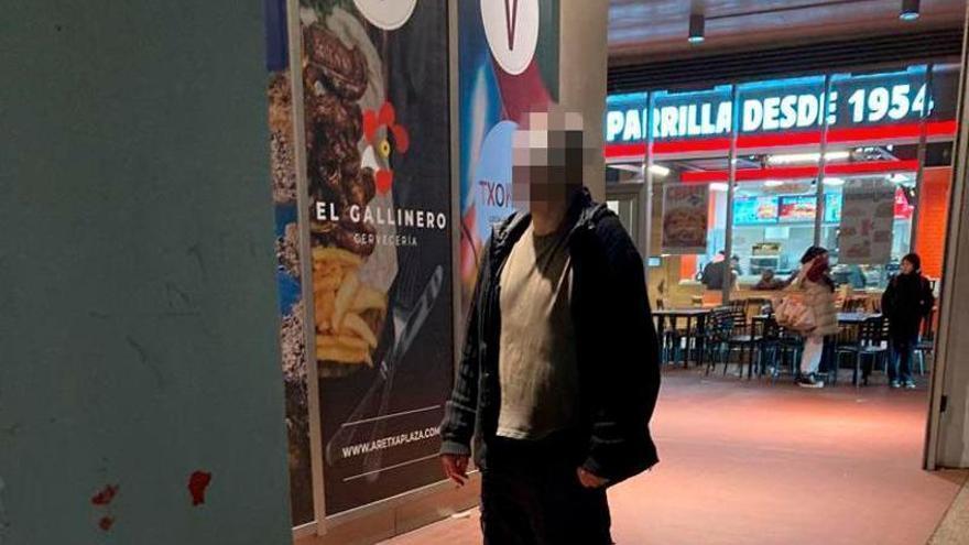 Imagen pixelada divulgada en avisos y mensajes en los que se alerta a la ciudadanía de la implicación de un hombre en estos sucesos