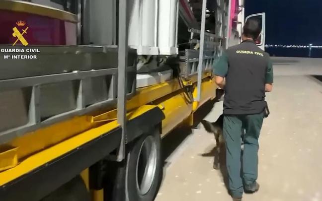 Agentes realizan inspecciones dentro de la Operación Feriante