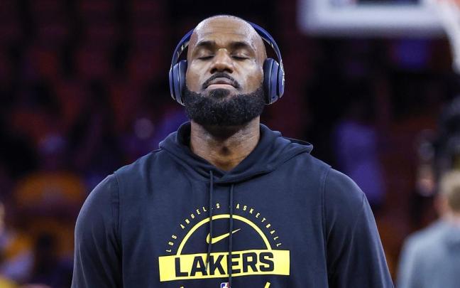 LeBron James durante el partido de playoff frente a los Oklahoma City Thunder.