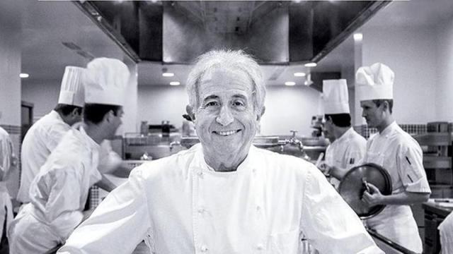 Detalle de la portada de 'Memoria de la cocina francesa'.