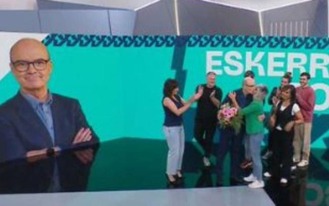 El equipo de 'Kirolak' despide a Jose Ituarte / EITB El equipo de 'Kirolak' despide a Jose Ituarte
