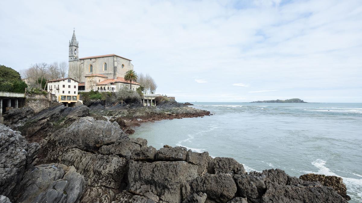 La oficina de turismo de Mundaka registró 2.018 personas