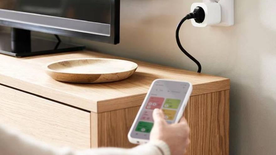Controlar el enchufe inteligente de Ikea con el móvil es posible.