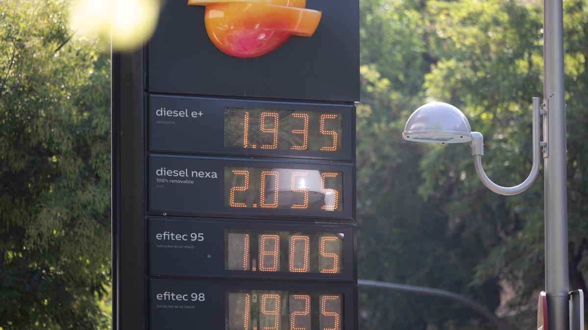 Una gasolinera con distintos precios de carburantes, en una imagen del mes pasado.
