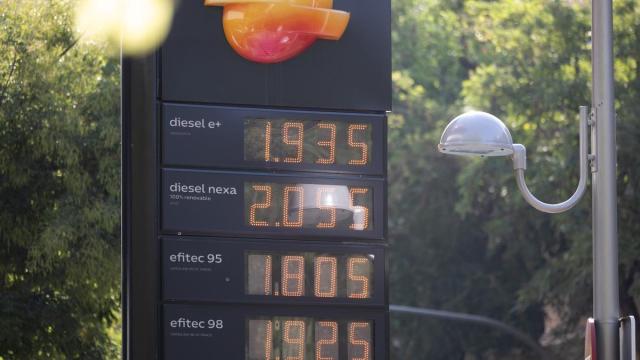 Una gasolinera con distintos precios de carburantes, en una imagen del mes pasado.