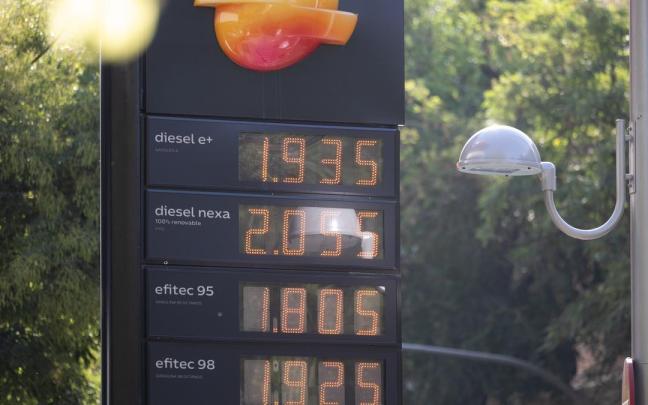 Una gasolinera con distintos precios de carburantes, en una imagen del mes pasado.