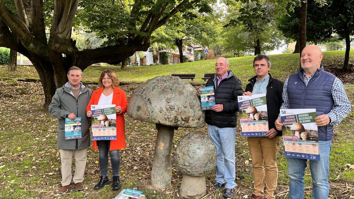 Las jornadas micológicas que organiza la Peña Santa Cruz cuentan con el apoyo del Ayuntamiento
