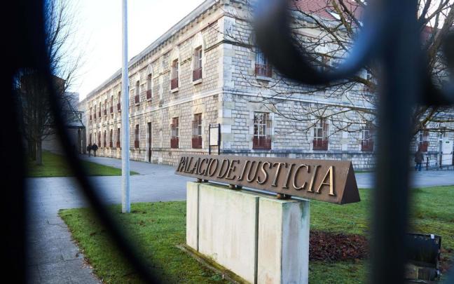 El Palacio de la Justicia de Cantabria. El Palacio de la Justicia de Cantabria.