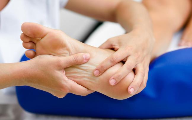 Pie con dolor [Foto: Freepik]