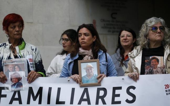 Víctimas de la dana ante la declaración de Pradas y su 'número dos': "Esperamos que la Justicia haga su trabajo" / EFE Víctimas de la dana ante la declaración de Pradas y su 'número dos': "Esperamos que la Justicia haga su trabajo"