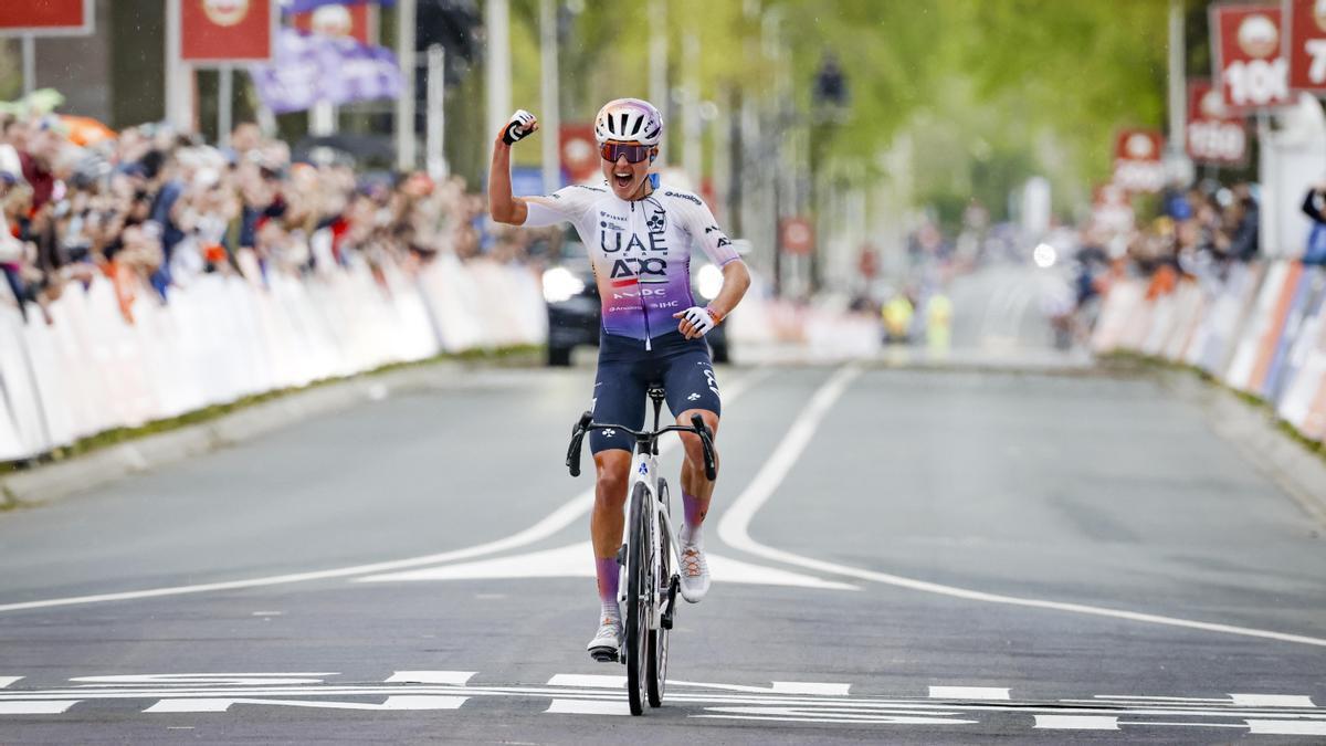 Paula Blasi, vencedora de la Amstel Gold Race femenina.