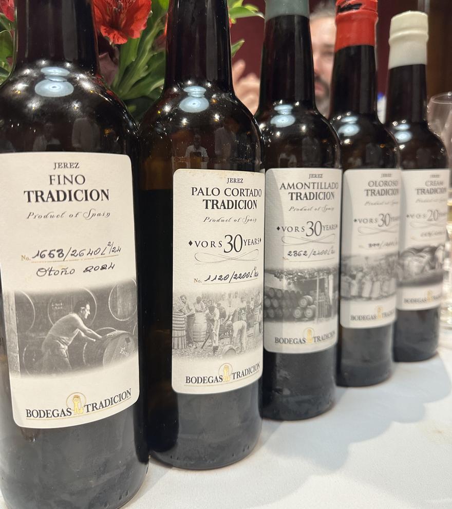 Botellas de Bodegas Tradición en el hotel Ercilla.