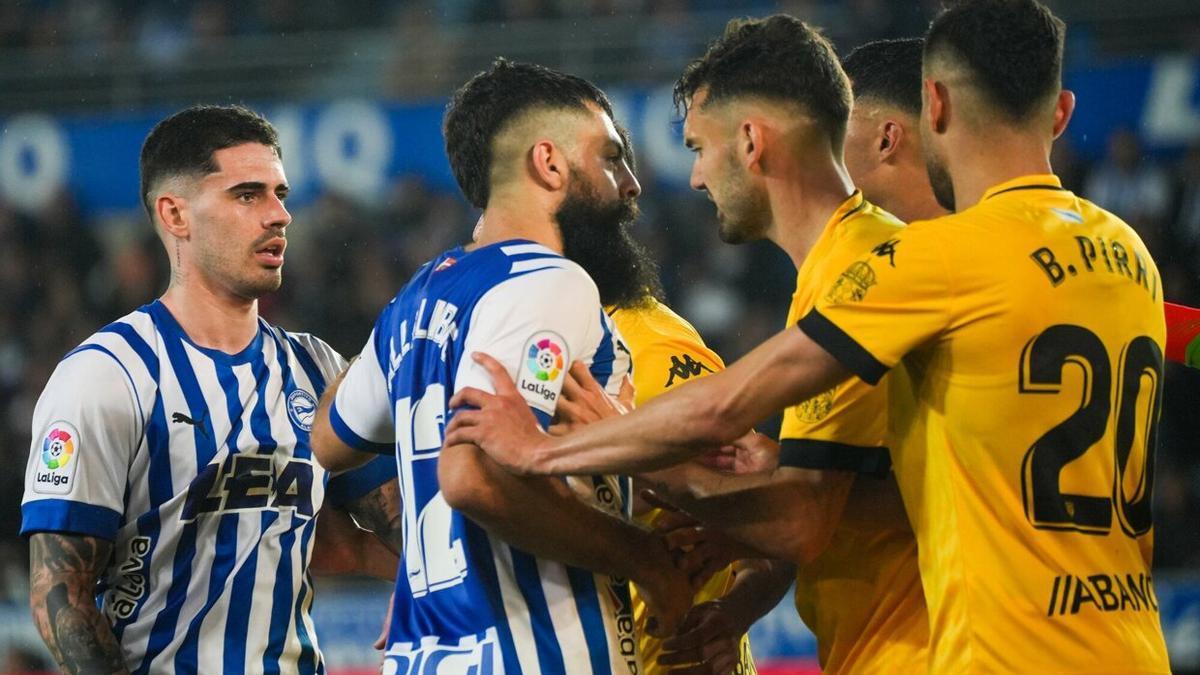 De la Fuente y Villalibre, durante el Alavés-Lugo de la semana pasada.