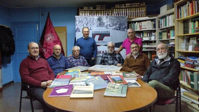 Los ocho rostros actuales de Gernikazarra.