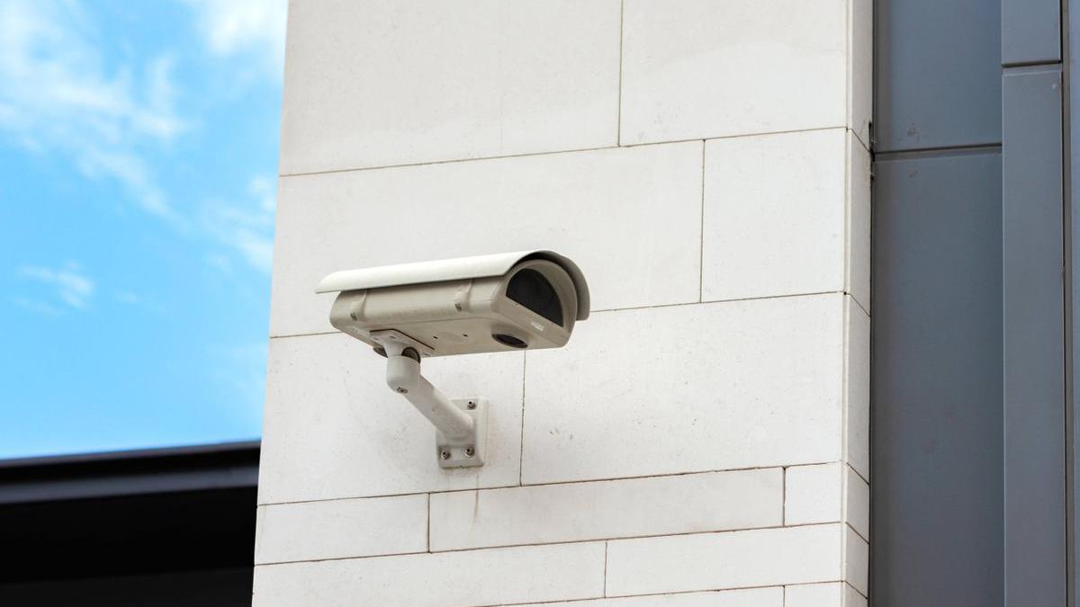 ¿Se pueden instalar cámaras de seguridad en una comunidad de vecinos?