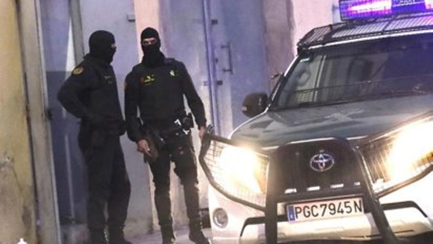 Operativo de la Guardia Civil desplegado este jueves en La Almadraba.