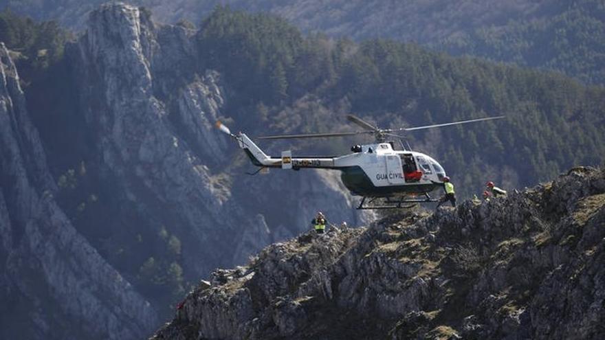 Un helicóptero de rescate de la Guardia Civil, en una imagen de archivo.