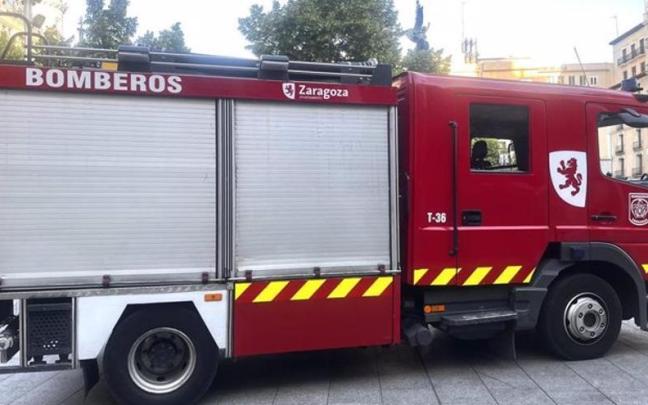 Un camión de bomberos del Ayuntamiento de Zaragoza