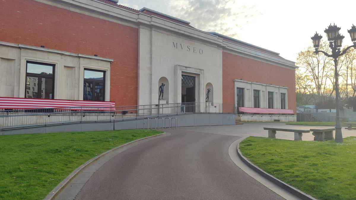 Imagen exterior del Museo Bellas Artes de Bilbao