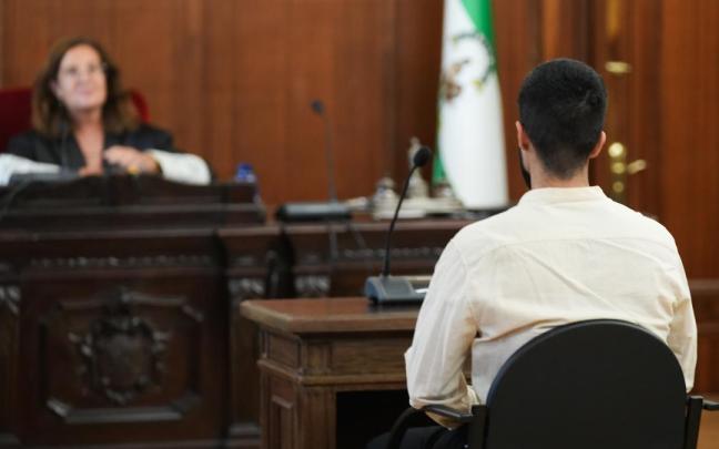 El inculpado en el juicio de la joven Ana Buza en el banquillo de los acusados