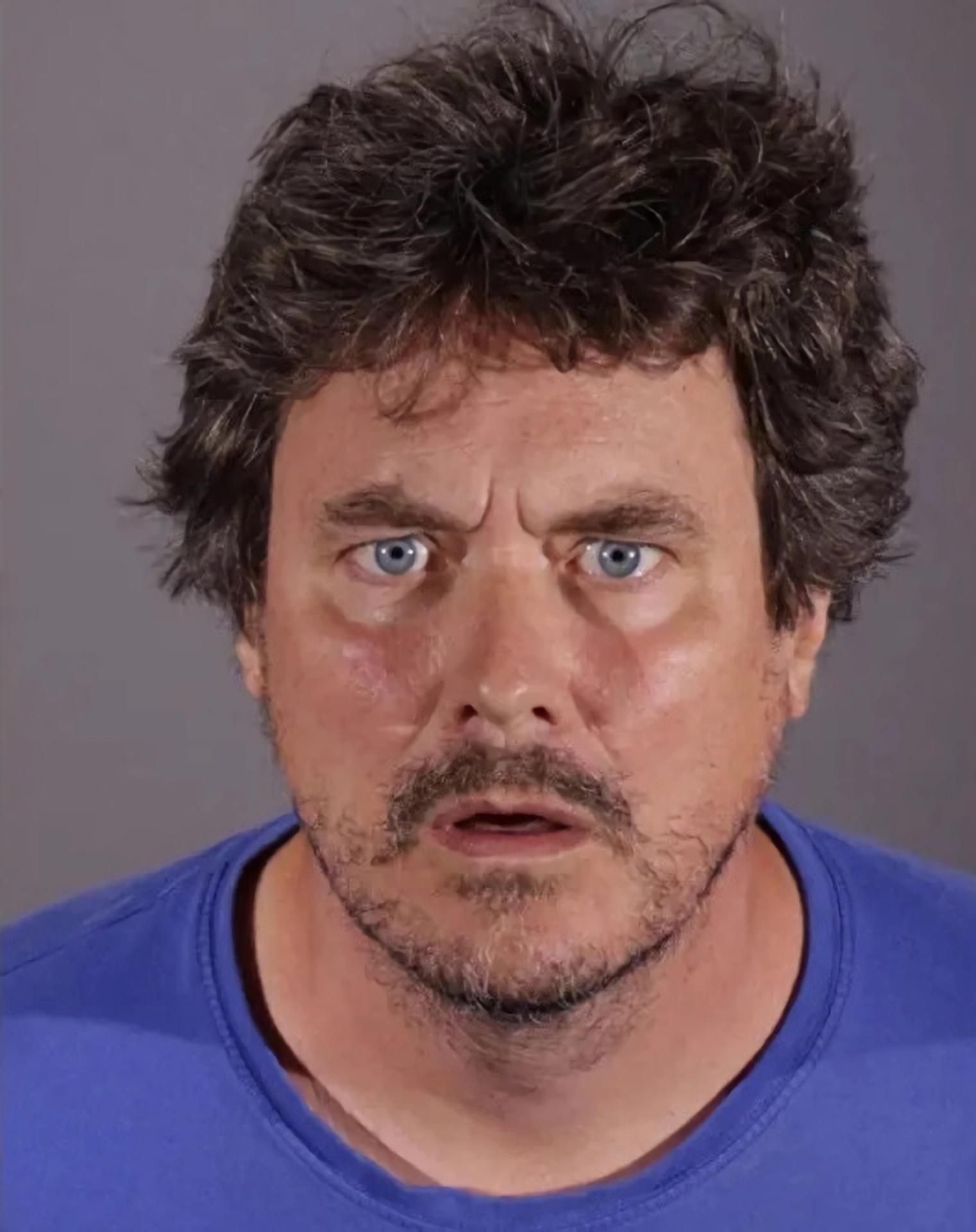 Fotografía cedida por el Departamento de Policía de Los Ángeles (LAPD) de la foto policial de Gabriel Olds.