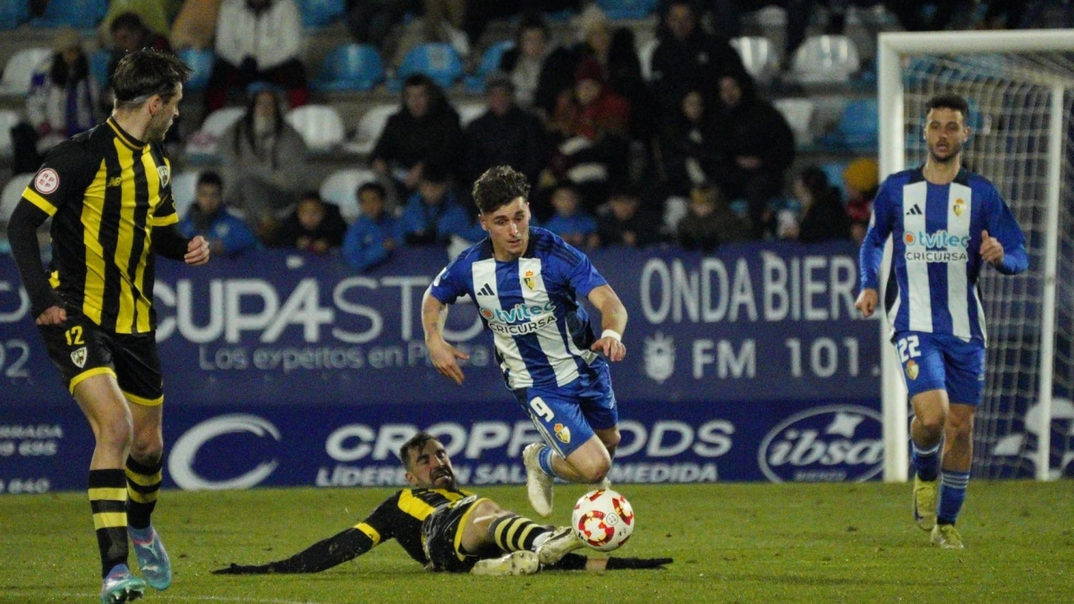 El Barakaldo sumó en Ponferrada sus últimos tres puntos. / SD PONFERRADINA