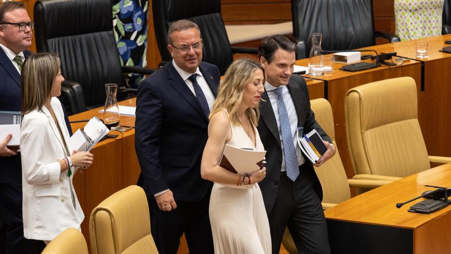 La presidenta del PP de Extremadura, María Guardiola, durante la constitución de la Asamblea de Extremadura.