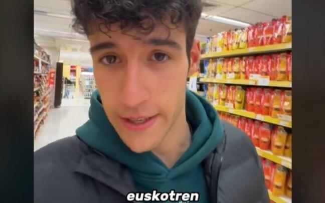 El influencer Eleder Iglesias recorre un supermercado de Perú y las similitudes con el euskera le dejan sin palabras / TikTok El influencer Eleder Iglesias recorre un supermercado de Perú y las similitudes con el euskera le dejan sin palabras