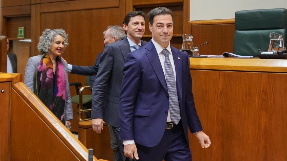 El lehendakari, Imanol Pradales, en el Parlamento Vasco