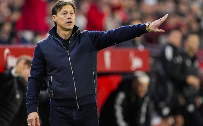 El técnico Matía Almeyda, cesado en el Sevilla.
