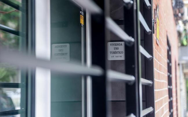 Imagen del exterior de una vivienda turística en Madrid. / E.P. Imagen del exterior de una vivienda turística en Madrid.