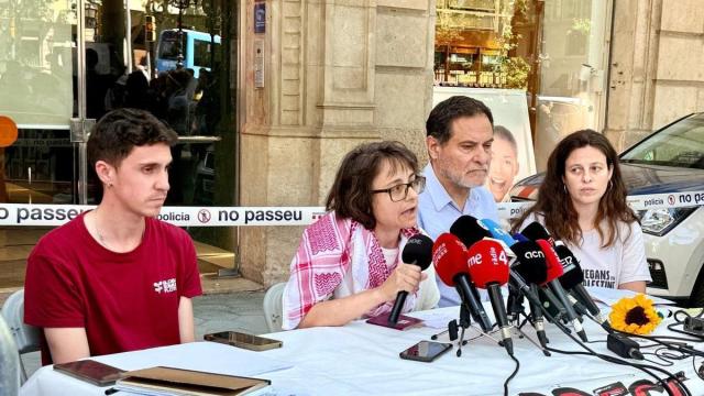 Familiares de los activistas de la Global Sumud Flotilla en rueda de prensa desde Barcelona.