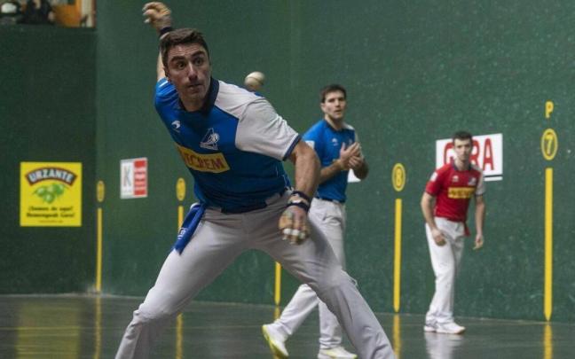 Peio Etxeberria-Zabaleta vencen a Altuna III-Martija en el Ogueta de Gasteiz (19-22). / Álex Larretxi Peio Etxeberria-Zabaleta vencen a Altuna III-Martija en el Ogueta de Gasteiz (19-22).