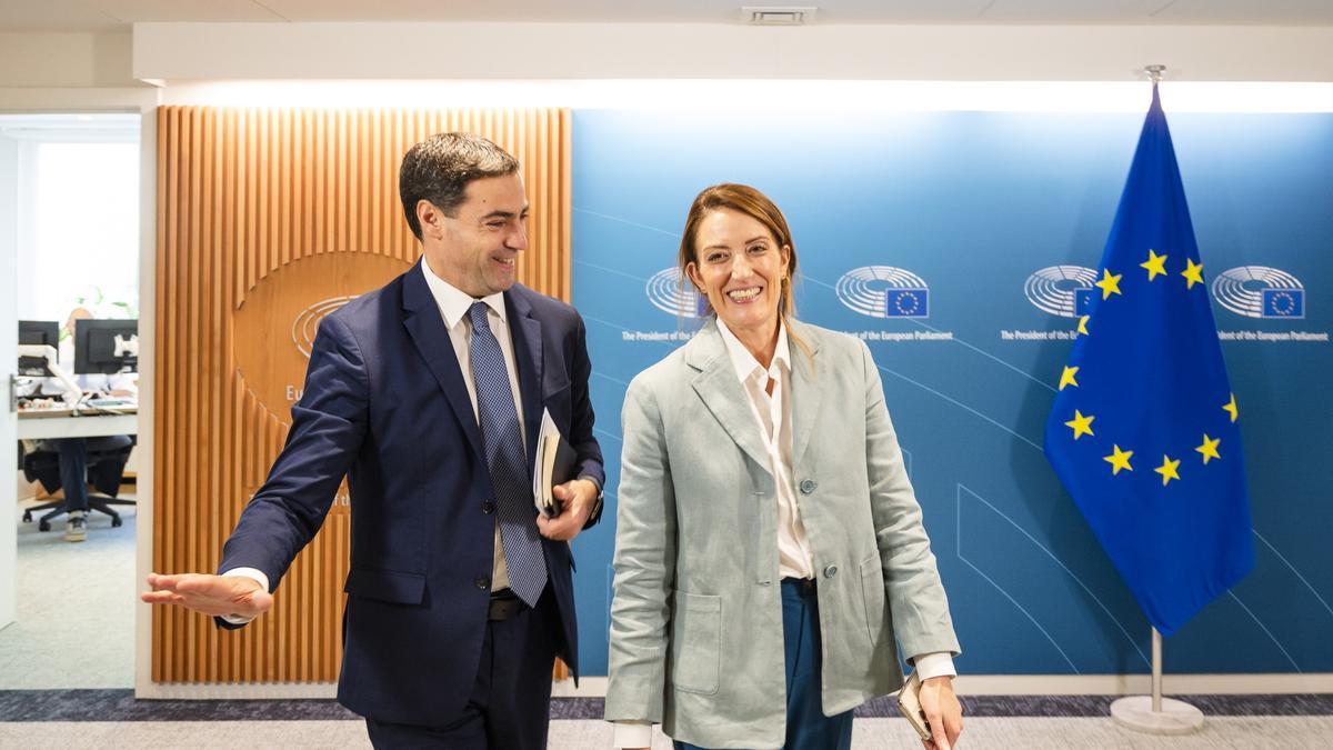 El lehendakari Pradales y la presidenta del Europarlamento, Roberta Metsola